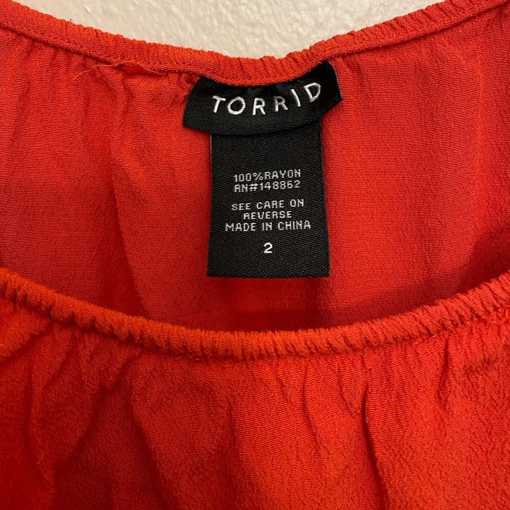 Gorgeous Coral Torrid Top -size 2 - Picture 5 of 6